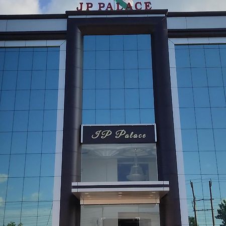 J P Palace Kushinagar Extérieur photo
